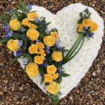 ####white chrysanthumum based heart with large rose posy 15